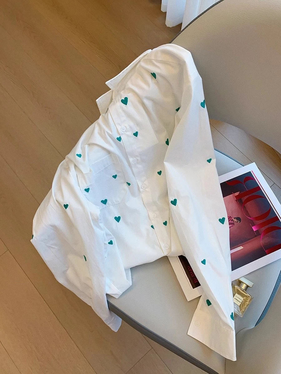 

Sweet Heart Print Loose Fit White irt Men Women Autumn Faion Lazy Sle Casual irt Long Sve Button up Casual Wear