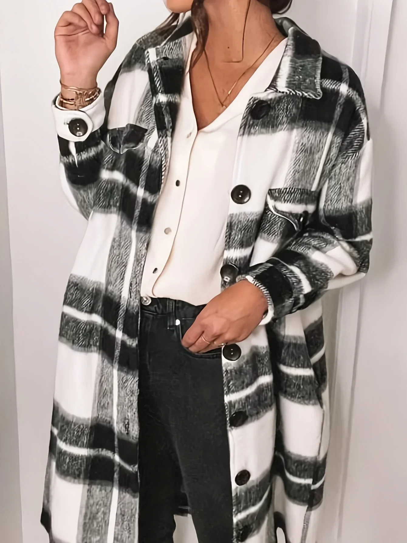 Plus Size Women Long Plaid Shirt Jacket Collared Button Down Oversized Shacket with Pockets