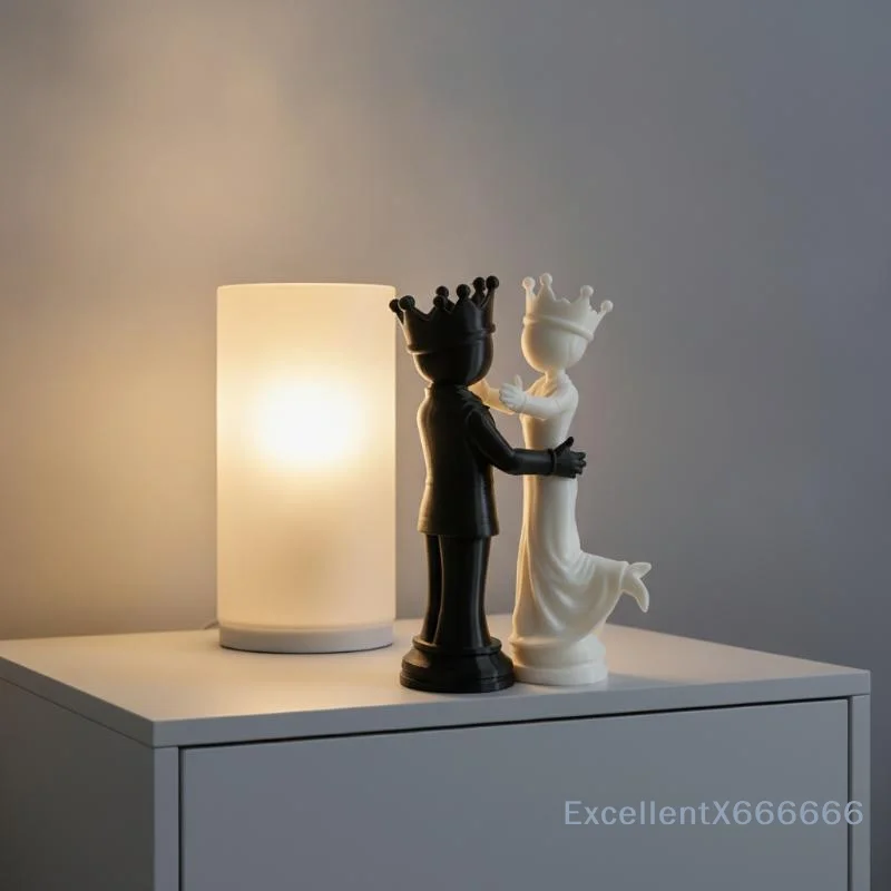 3D Printed Chess King Queen Statue Creative Abstract Sculpture Minimalist Couple Figurine Gift for Chess Lovers Home Decor