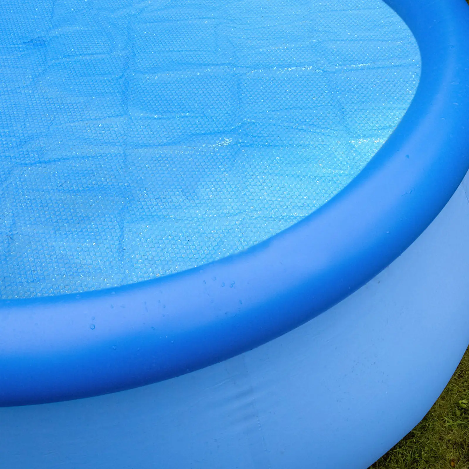 

Inflatable Pool Bubble Cover Heavy Duty Ldpe Material Foldable Pool Insulation Cover for Home Swimming Pools Heat Retention