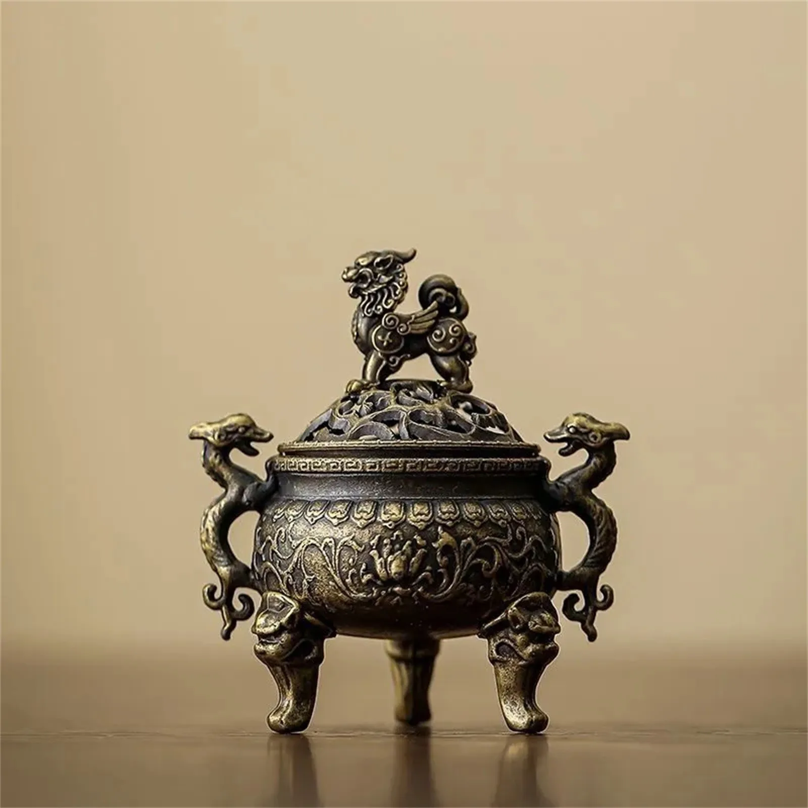 Antique Brass Three Legs Dragon Head Incense Burner Mini Ornament Chinese Ancient Beast Censer Cover Solid Copper Tea Desk Decor