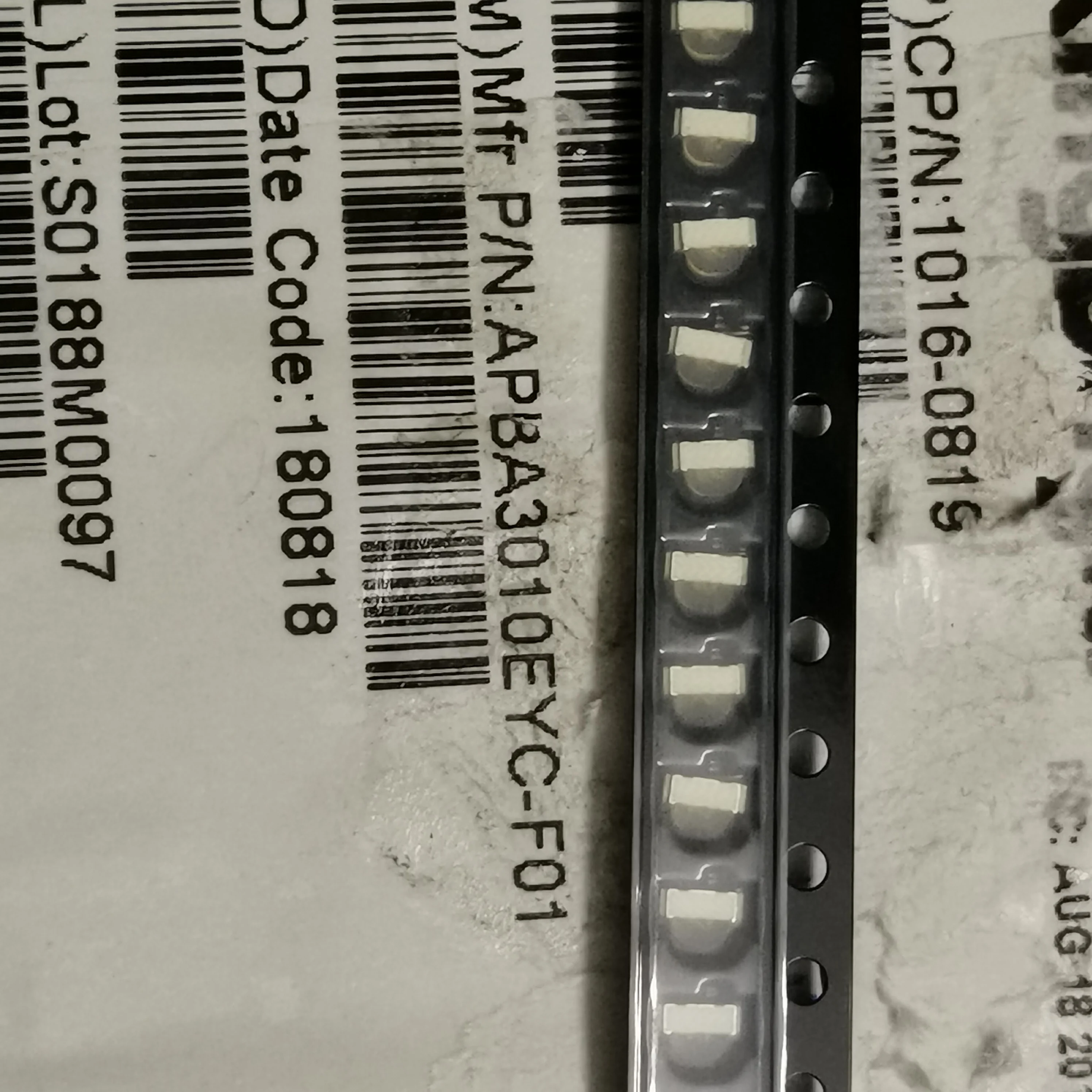 

50 шт./APBA3010EYC-F01 3010 (1204) Боковой красный и желтый двухцветный светодиодный индикатор