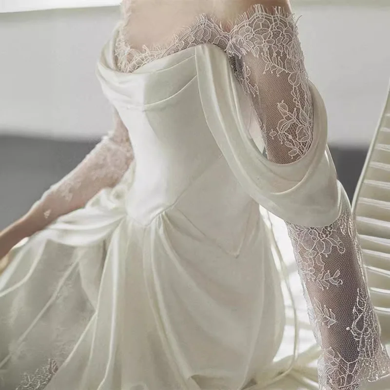 French Satin Light Wedding Dress Light Luxury New Bride Style Vintage Lace Off-Shoulder Light Gown Petite Party Dress