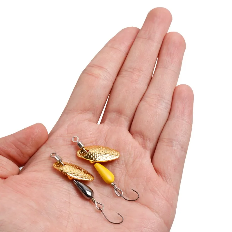 2 unidades de señuelos de pesca de metal tipo micro spinner spoon de 5.5cm/2.8g con lentejuelas giratorias, señuelos de lanzamiento largo para lubina, trucha, perca y lucio