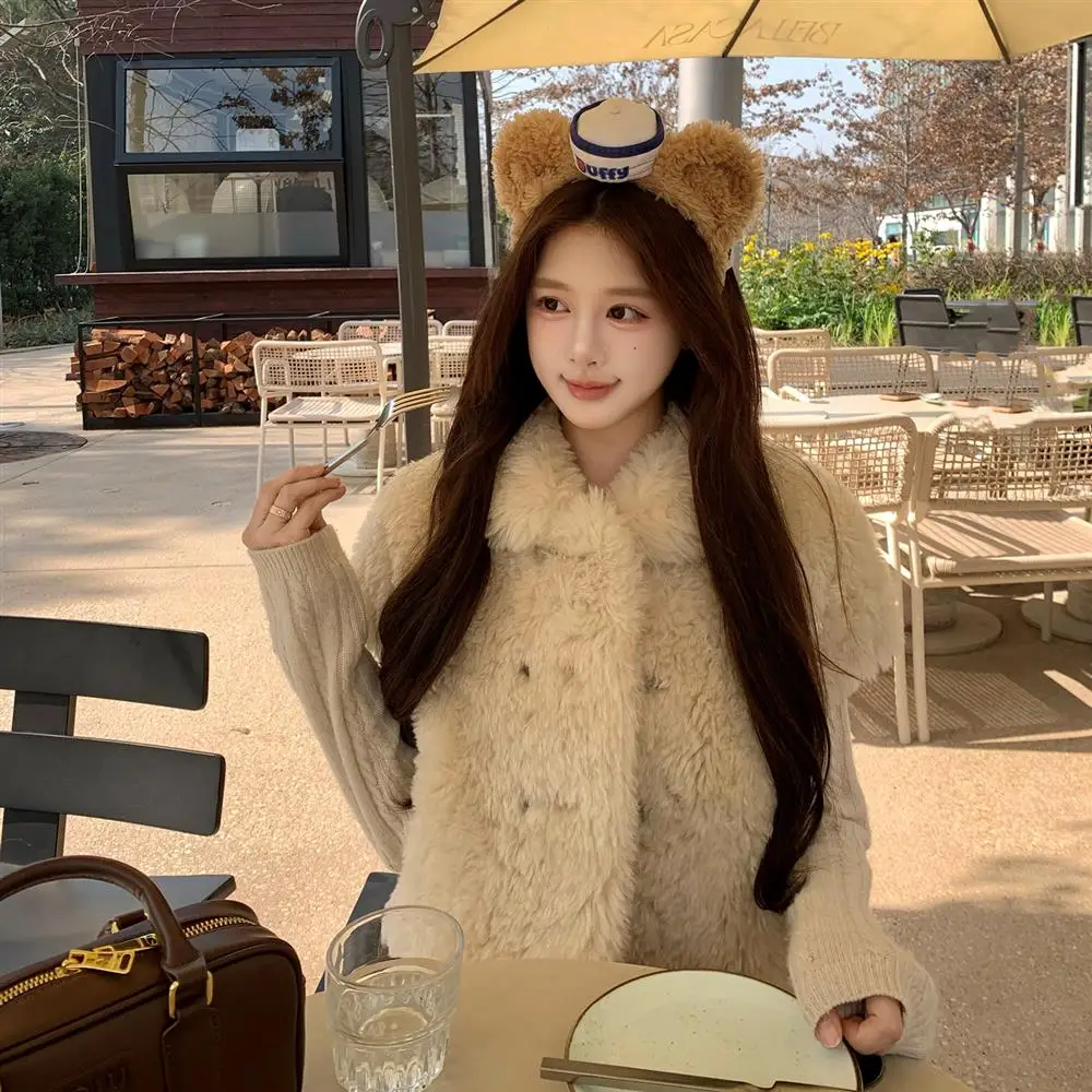 Eco-Friendly Fur Vest Women's 2025 Winter New Lamb Fur Plush Coat Cloak Outerwear Elegant Style Short Length Single Button