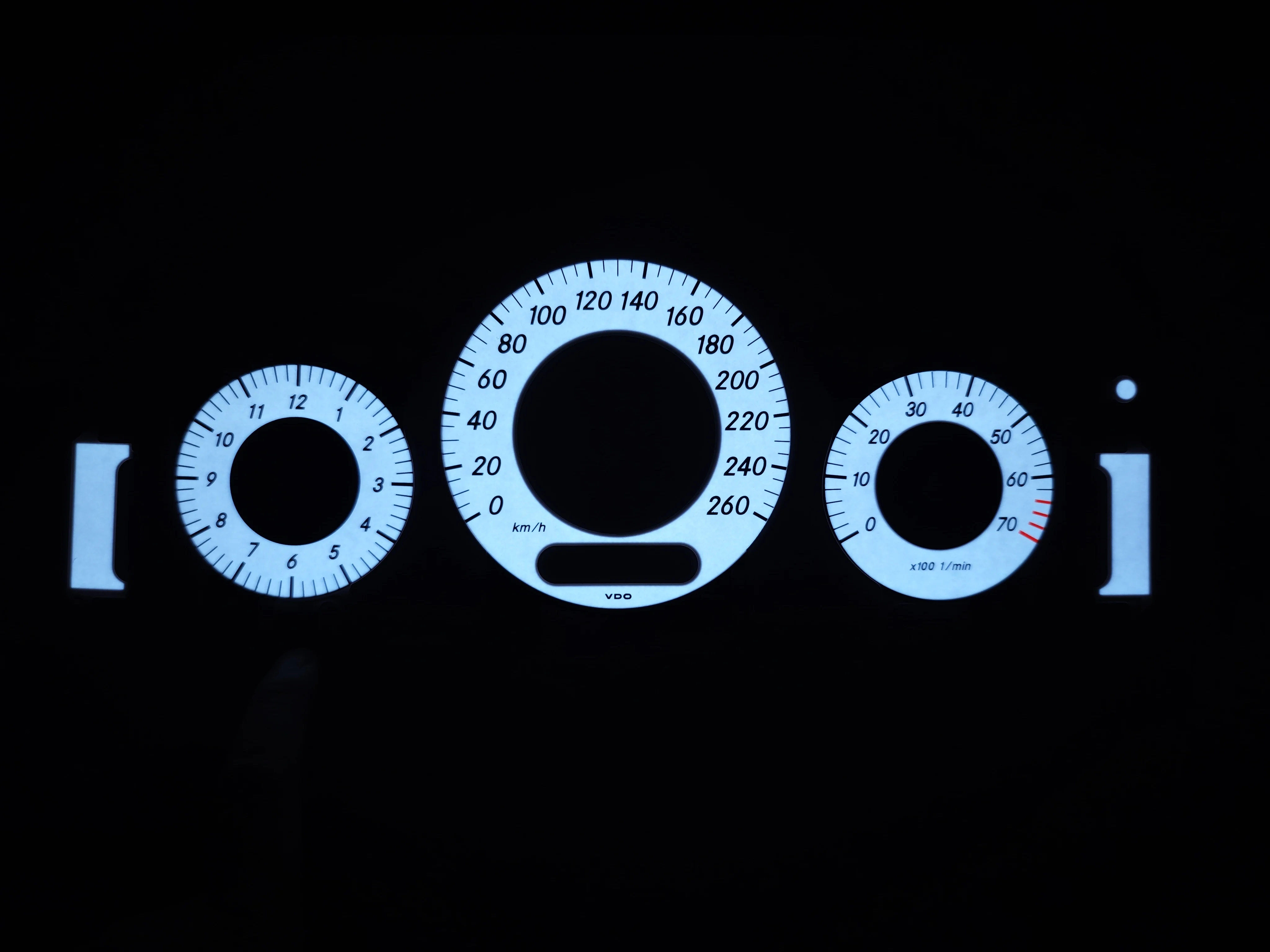 White Gauge Face With EL Cold Light Panel For Mercedes Benz W211 Baclight Repair 260KMH Petrol 7000RPM