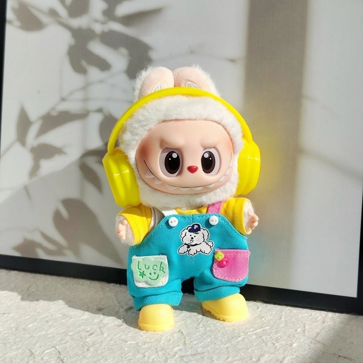 17cm Ubranka dla lalek mini z kreskówek, akcesoria do koreańskich lalek Kpop Exo Labubu II Idol, ubrania na imprezę, ogrodniczki do siedzenia