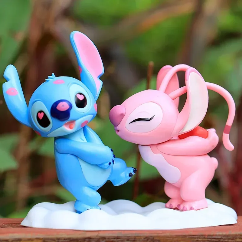 Disney Stitch Lovers Model Doll Angel Kissing Stitch Statue Desktop Display Figurki Ozdoby Walentynki Dziewczyna Prezenty