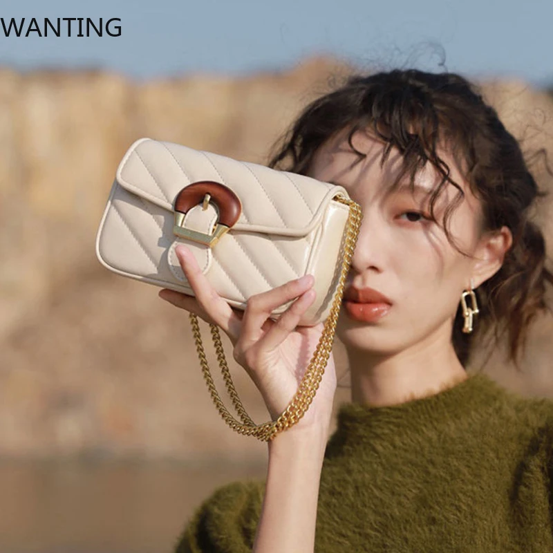 حقائب كتف نسائية فاخرة مصممة للنساء حقيبة كروس بسلسلة موضة صغيرة من جلد البولي يوريثان حقيبة يد نسائية محفظة ساعي البريد للفتيات