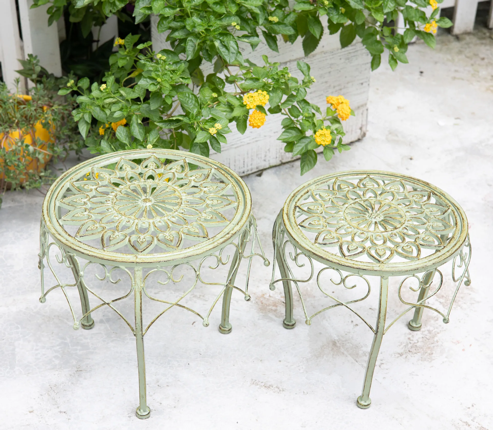 European retro crown cast iron, flower stand stool two-piece set outdoor floor, balcony courtyard flower pot frame