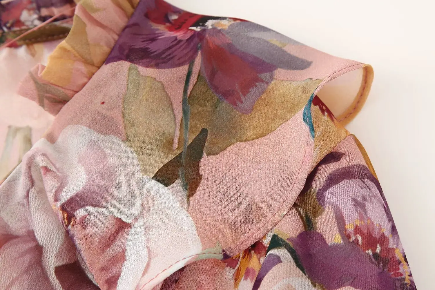 2025 ربيع طويل الأكمام تكدرت الخامس الرقبة زهرة طباعة فساتين المرأة الطبقات فستان قصير بوهو فستان مناسبات الشاطئ عادية