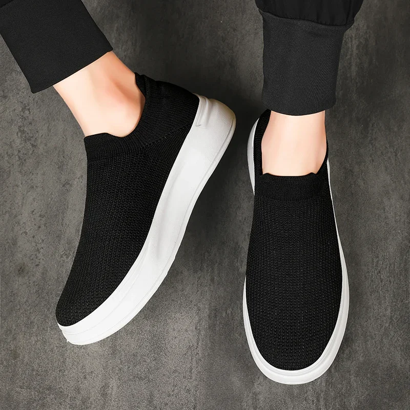 

2025 Mesh Breathable Sports Shoes Flat Casual Sneakers Outdoor Comfortable Walking Shoes for Men Women Breathable Soft
