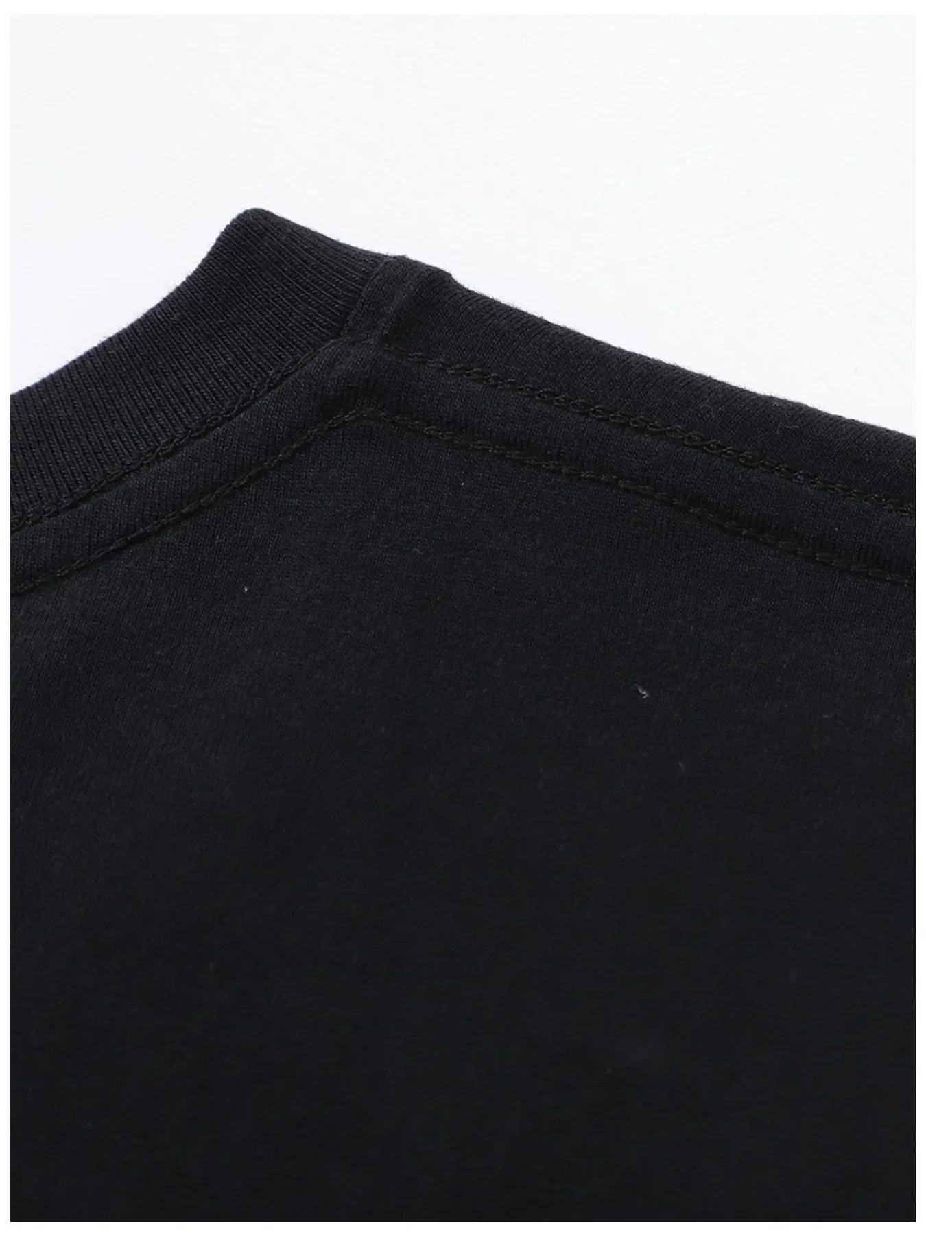 Casual T-Shirt Made of 100%, a Comfortable And Breathable Option for Men, Featuring a Slightly Stretchy Round Neck Knit, Perfect for Everyday Outdoor Activities