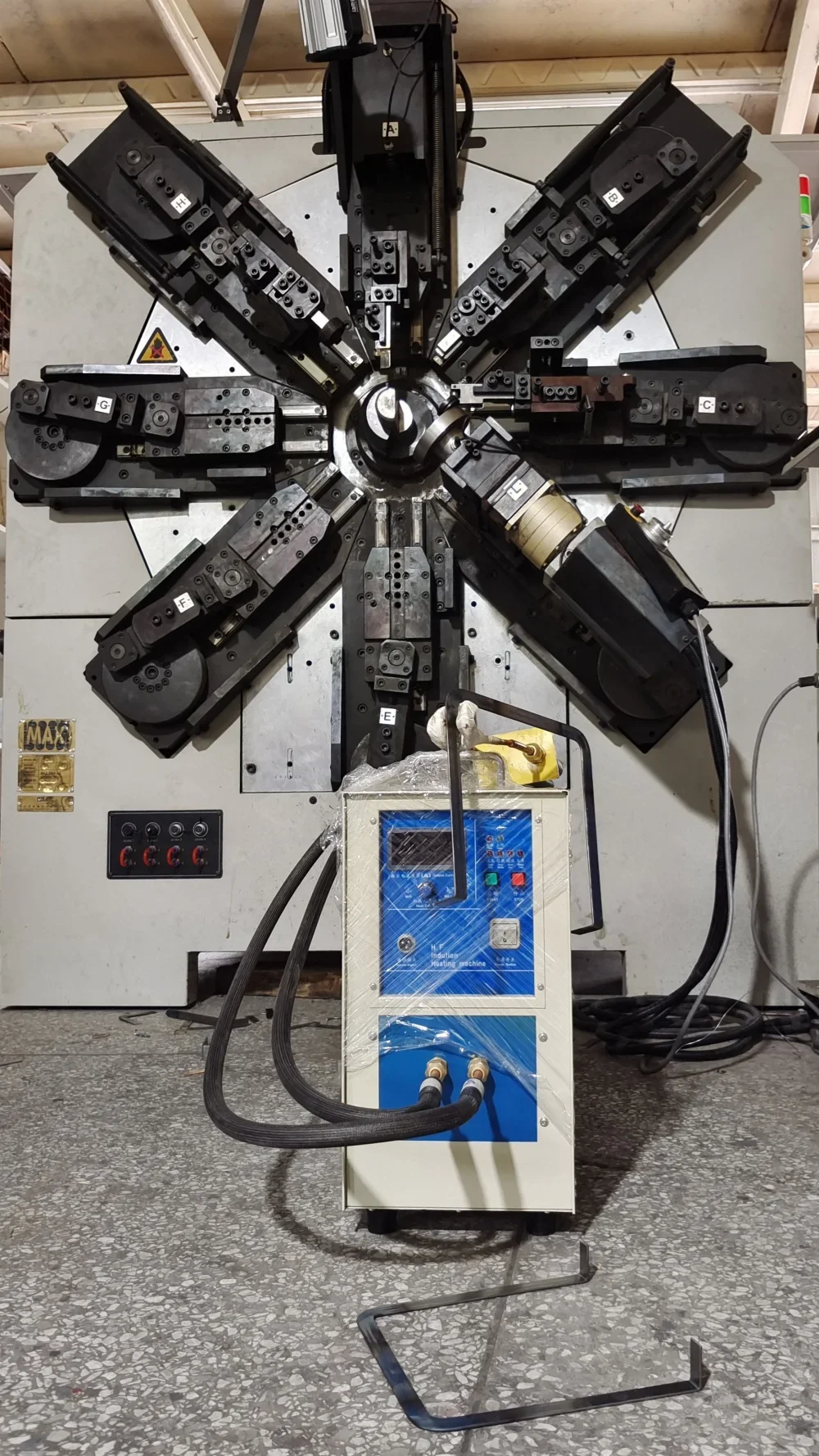 Индукционный нагреватель Формовочная пружинная машина Машина индукционного нагрева