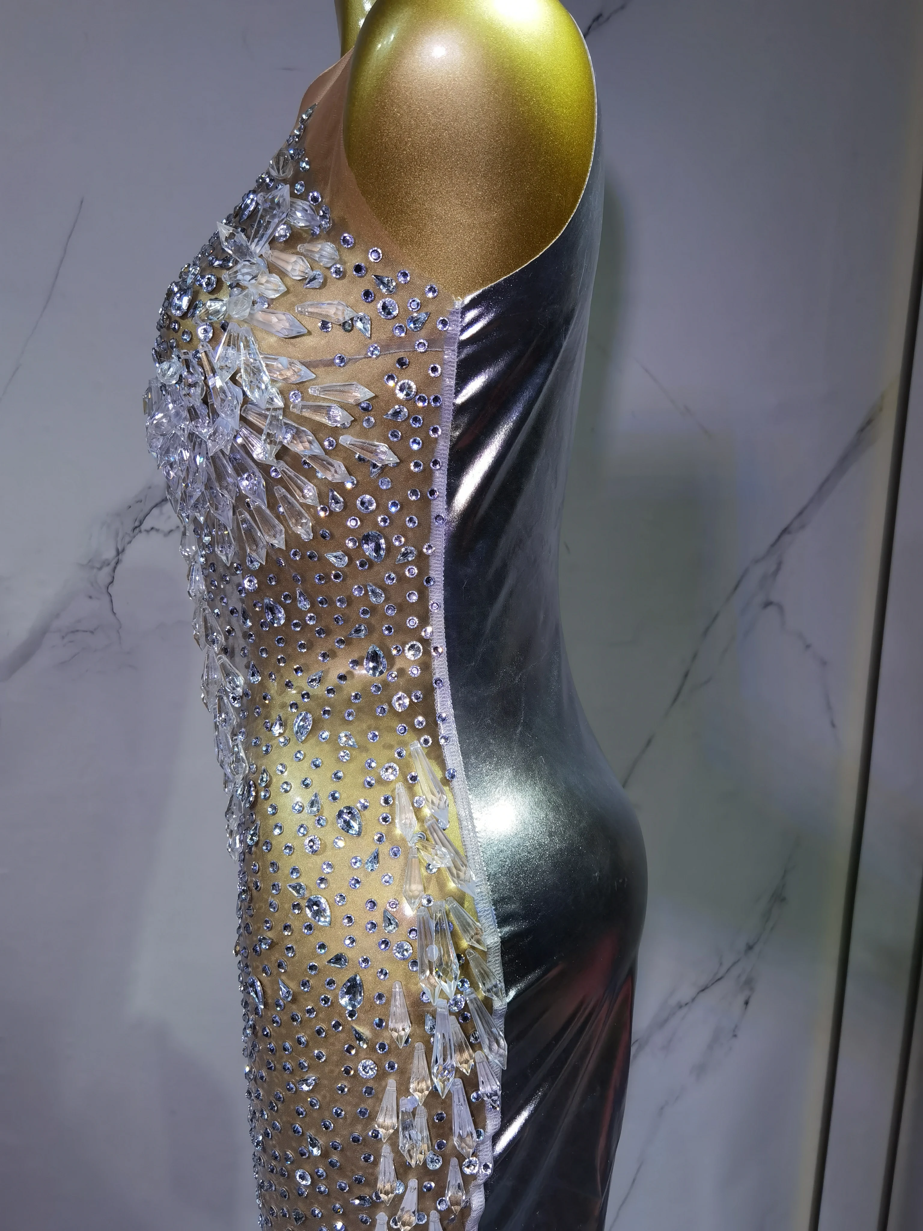 ラグジュアリーセクシーメッシュクリスタルダイヤモンドミニドレス レディース ステージパフォーマンス シンガー衣装 誕生日パーティー コスチューム ナイトクラブ 2025