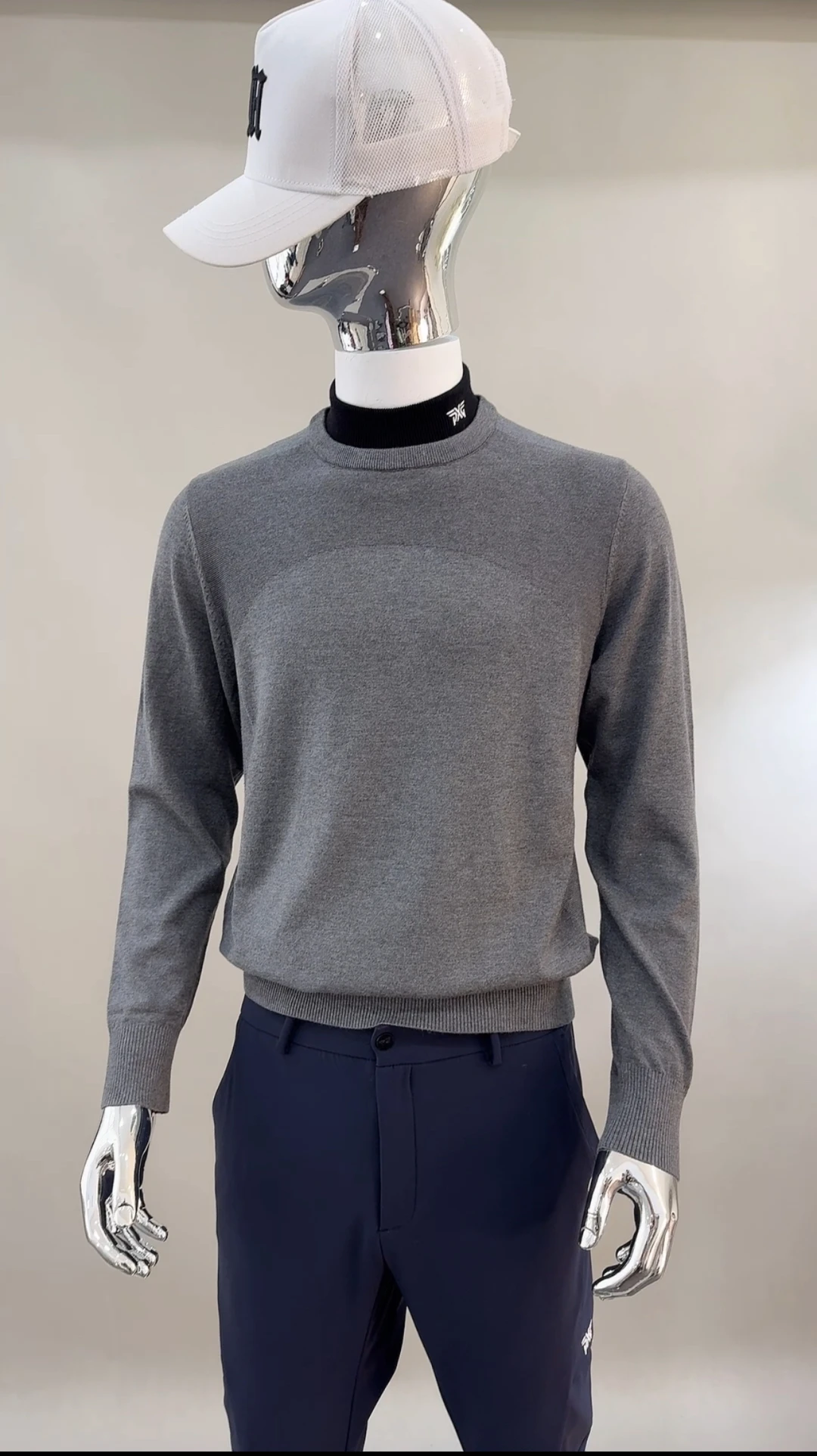 

Men's Long-Sleeve Pullover Gray Knit Sweater for Golf Wear, Casual and Slimming