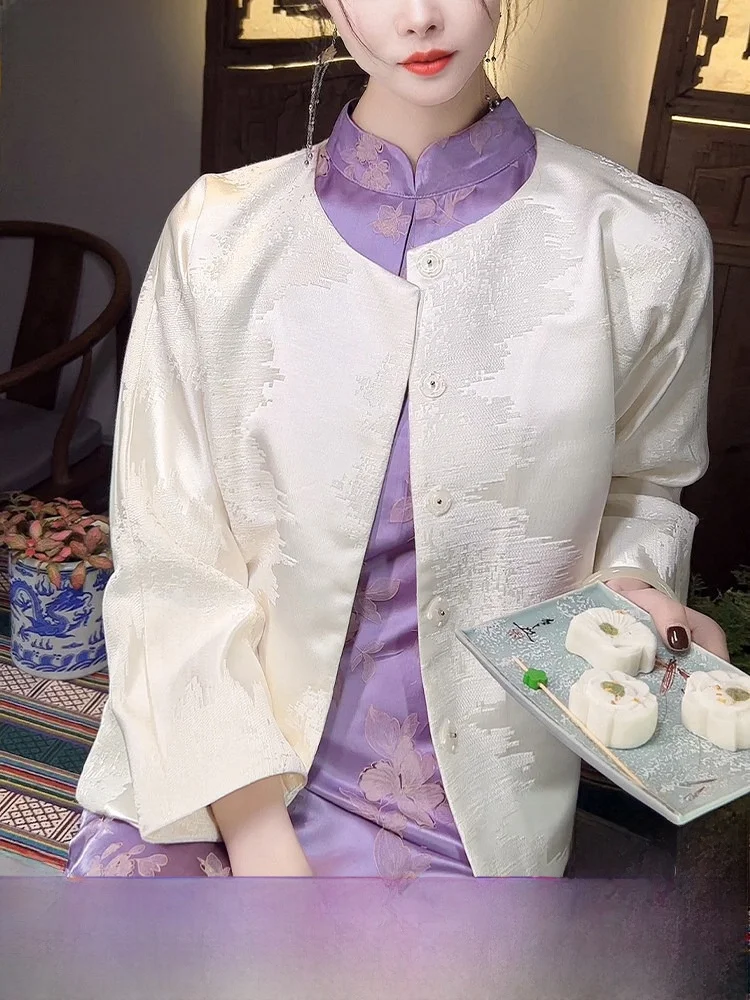 

New Chinese Sle Women's ort Silk Jaet Floral Embroidery Silk Top Commute Sle round Ne Button Detail