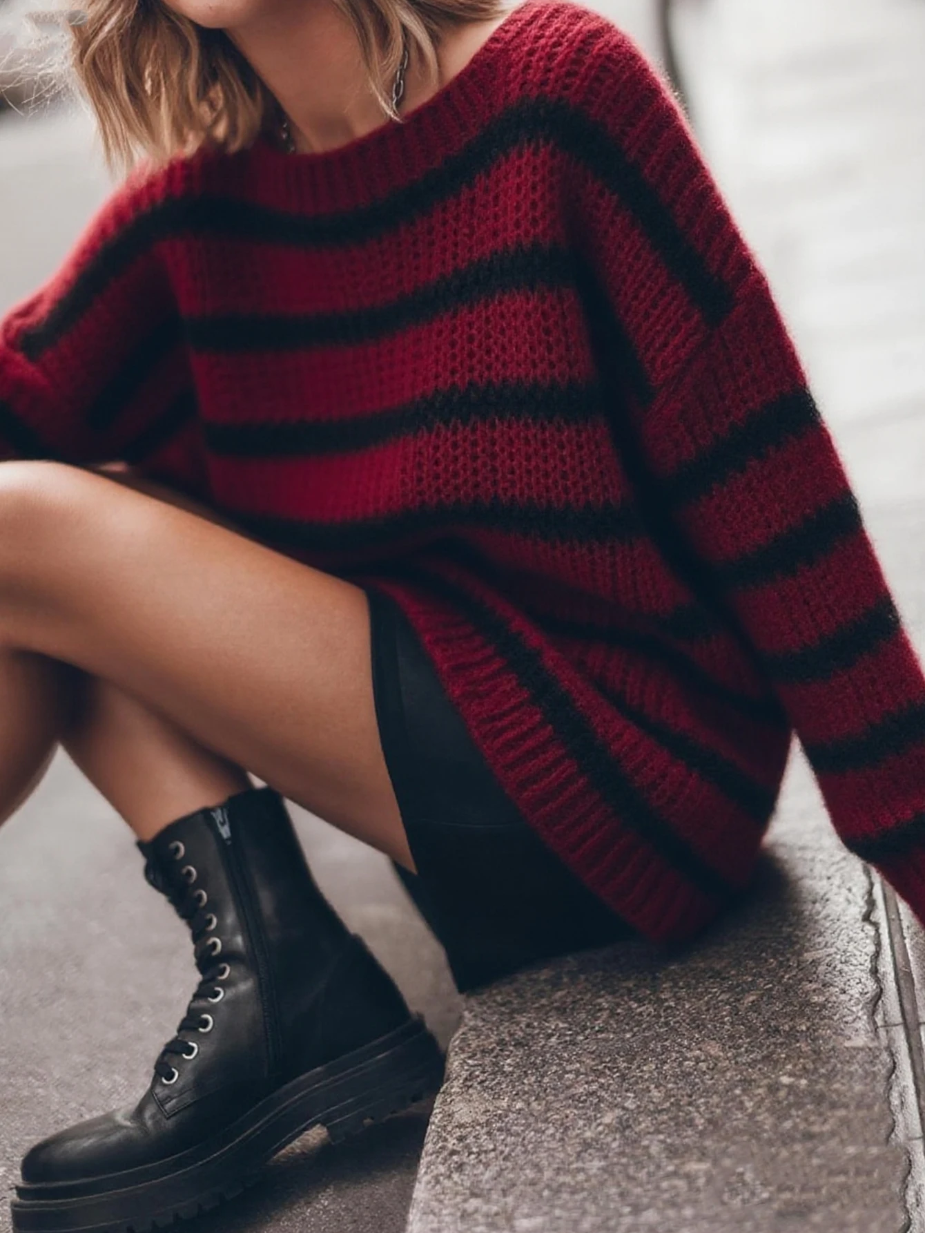 Autumn and Winter New Niche Knit Cardigan for Women, Designed with a Lazy Style, Sweater Top, Red Striped Pattern, Loose V-Neck Design Pullover, Casual and Elegant Autumn and Winter Top, Basic Versatile Style for Urban Commuting, Stylish and Casual Vacation Style, Designer Pattern Niche Knit Cardigan, New Year, Valentine's Day, Christmas Holiday Clothing, Instagram Style Clothing, Commonly Purchased by Koreans, Date Gift, Women's Clothing