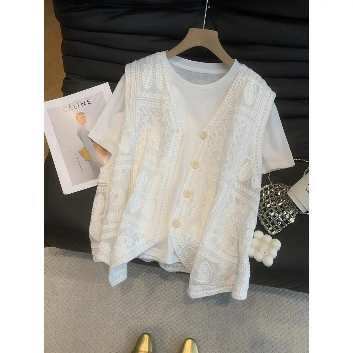 Women White Sleeveless Vest Top Chinese Style Pure Cotton Chinese Embroidery V Neck Button Front Thin Elegant Summer Outerwear