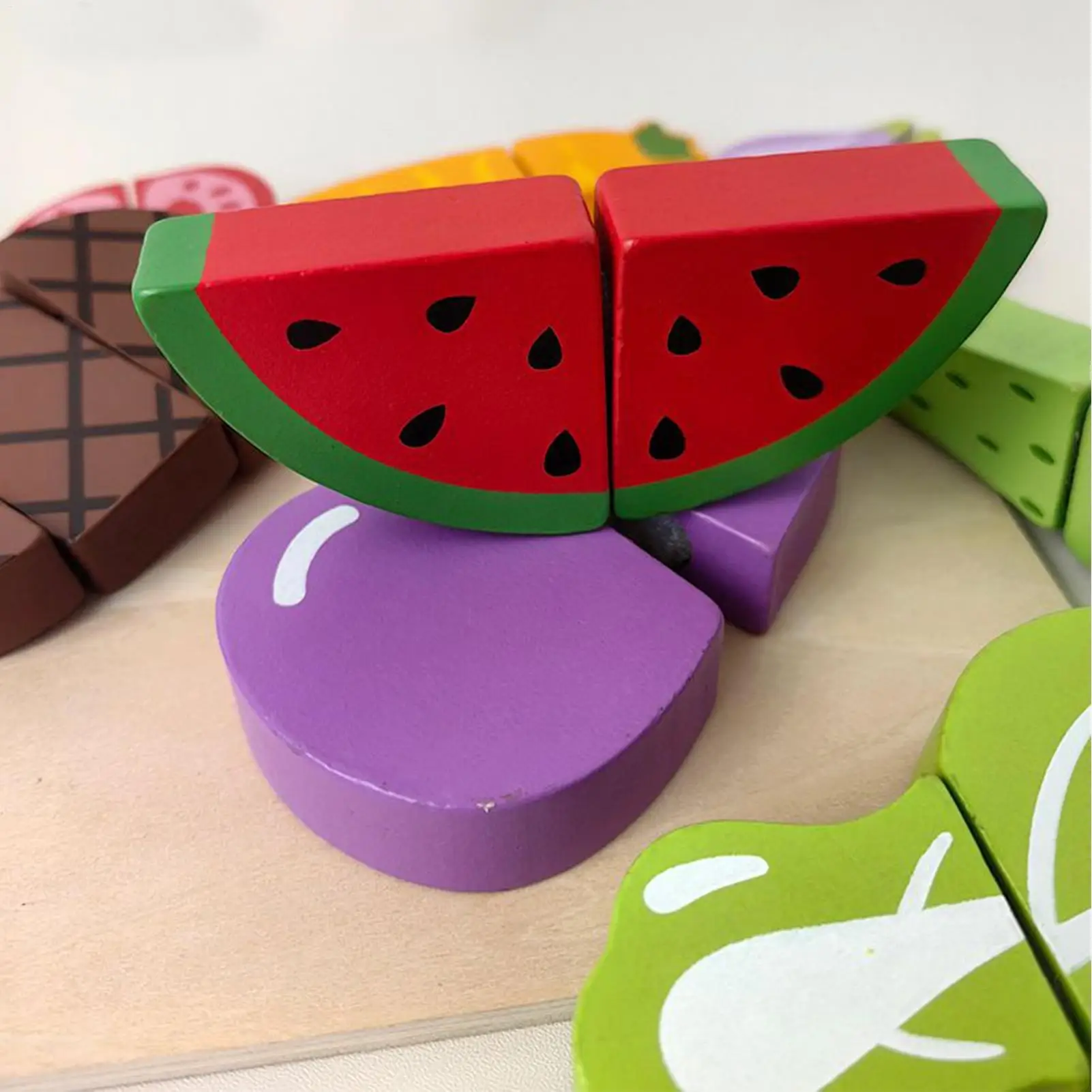 لعبة قطع الفاكهة للأطفال ألعاب تقطيع الخضروات الخشبية المغناطيسية للطعام مجموعة قطع المنزل ألعاب تعليمية مونتيسوري