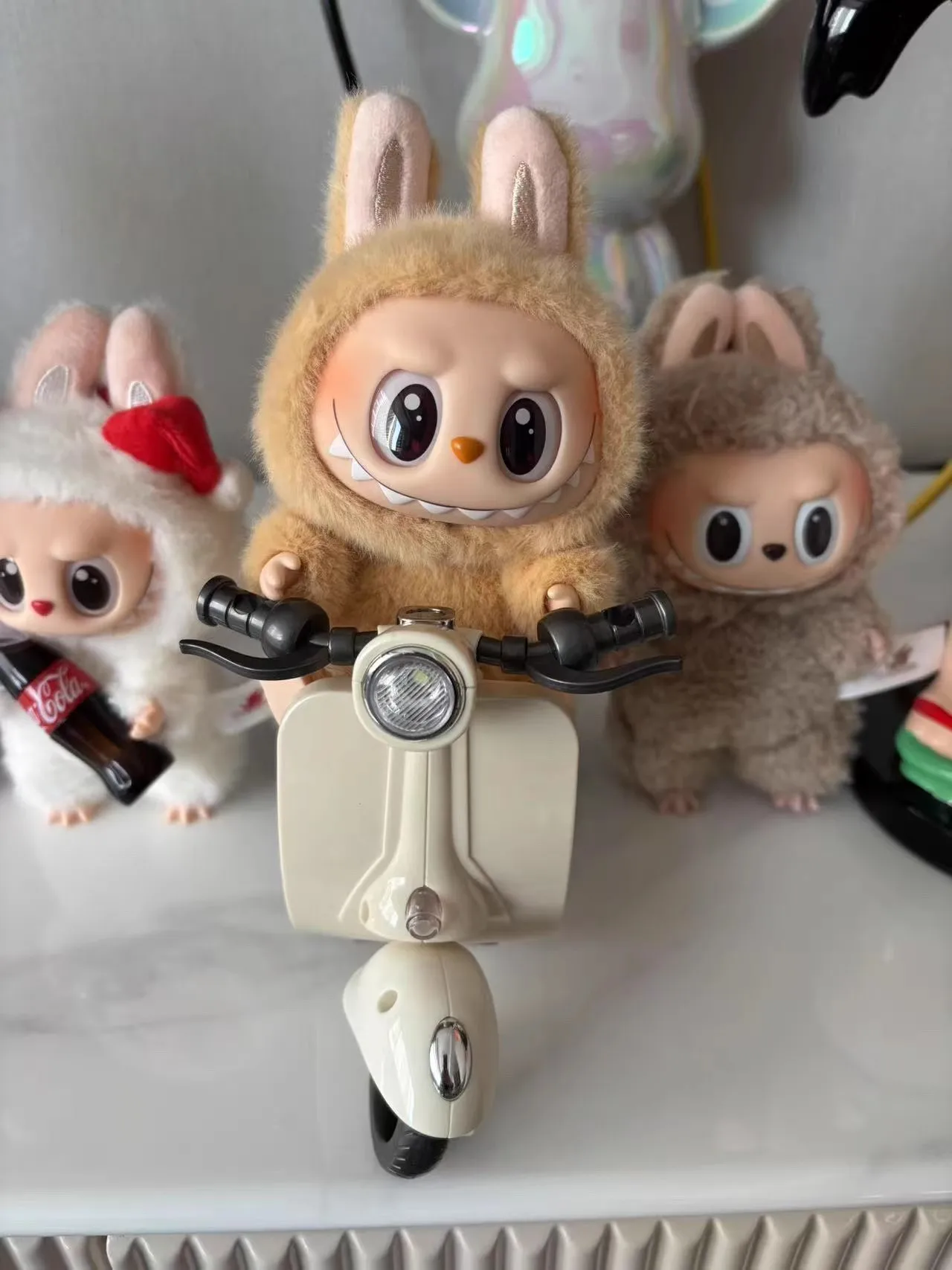 

Labubu Doll Mini Electric Motorcycle labubu Doll Accessories 360 ° Rotation With Lights and Music,DIY clothes Kid Toys Gift New