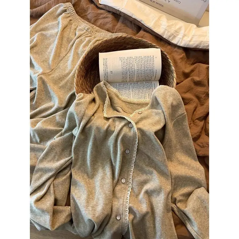 秋冬新作 レディース ホームウェア ソフトな女性用パジャマセット アウターとしても着用可能 ナイトウェア ベルベットフリース パジャマセット 保温性のある寝間着