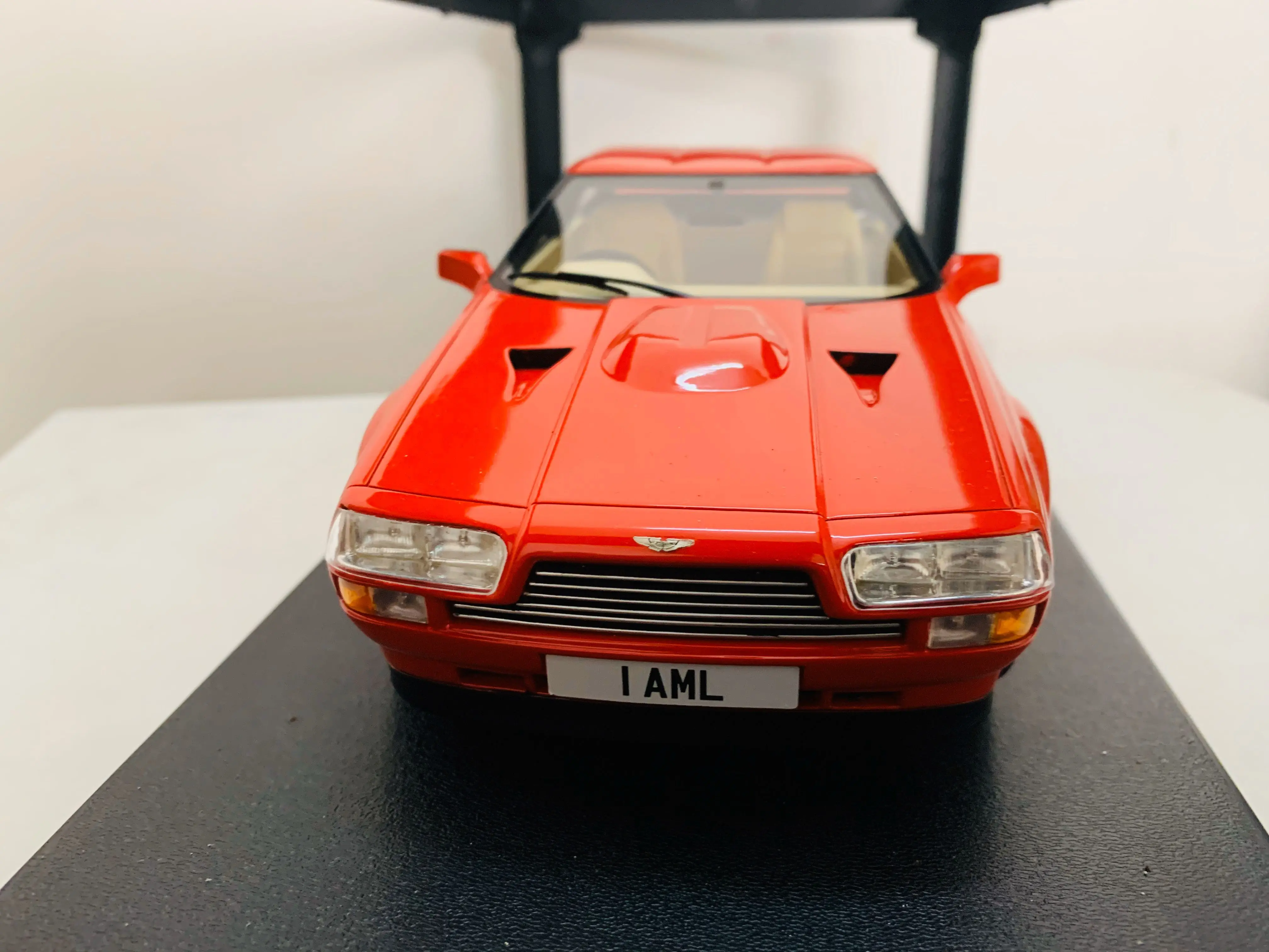 Cult Models! 1:18 Scale Resin Model Car V8 Zagato 1986 Red New in Box