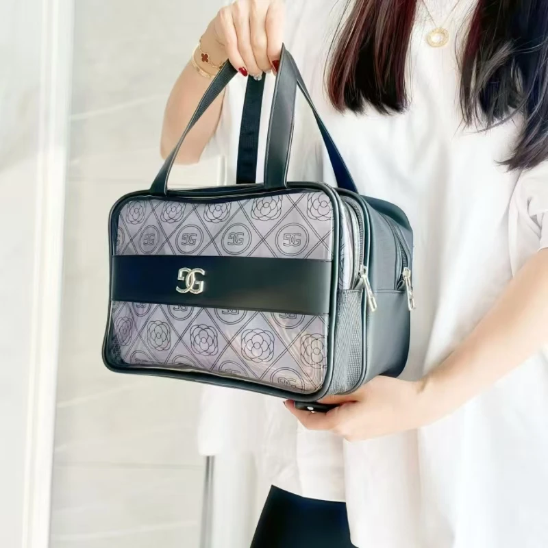 Pero Store  The Well‑Matched Colour Wash Bag Does Not Look Out Of Place With Your Luggage And Travel Backpack.