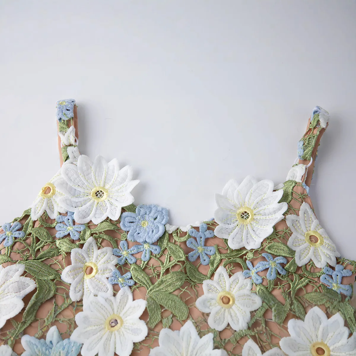 Sexy Damen-Hosenträgerkleider mit dreidimensional bestickten Blumen, V-Ausschnitt, schmale Passform, wasserlösliche Spitze, langes Kleid für den Urlaub