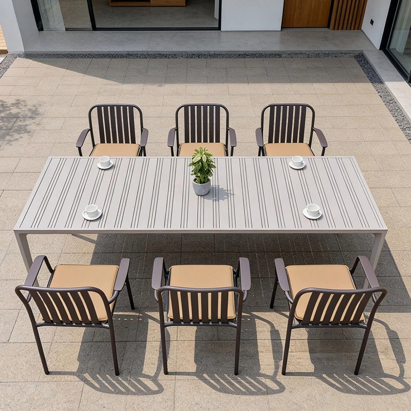 Aluminum strip tables and chairs, courtyard terrace tree-enclosed round metal strip chairs