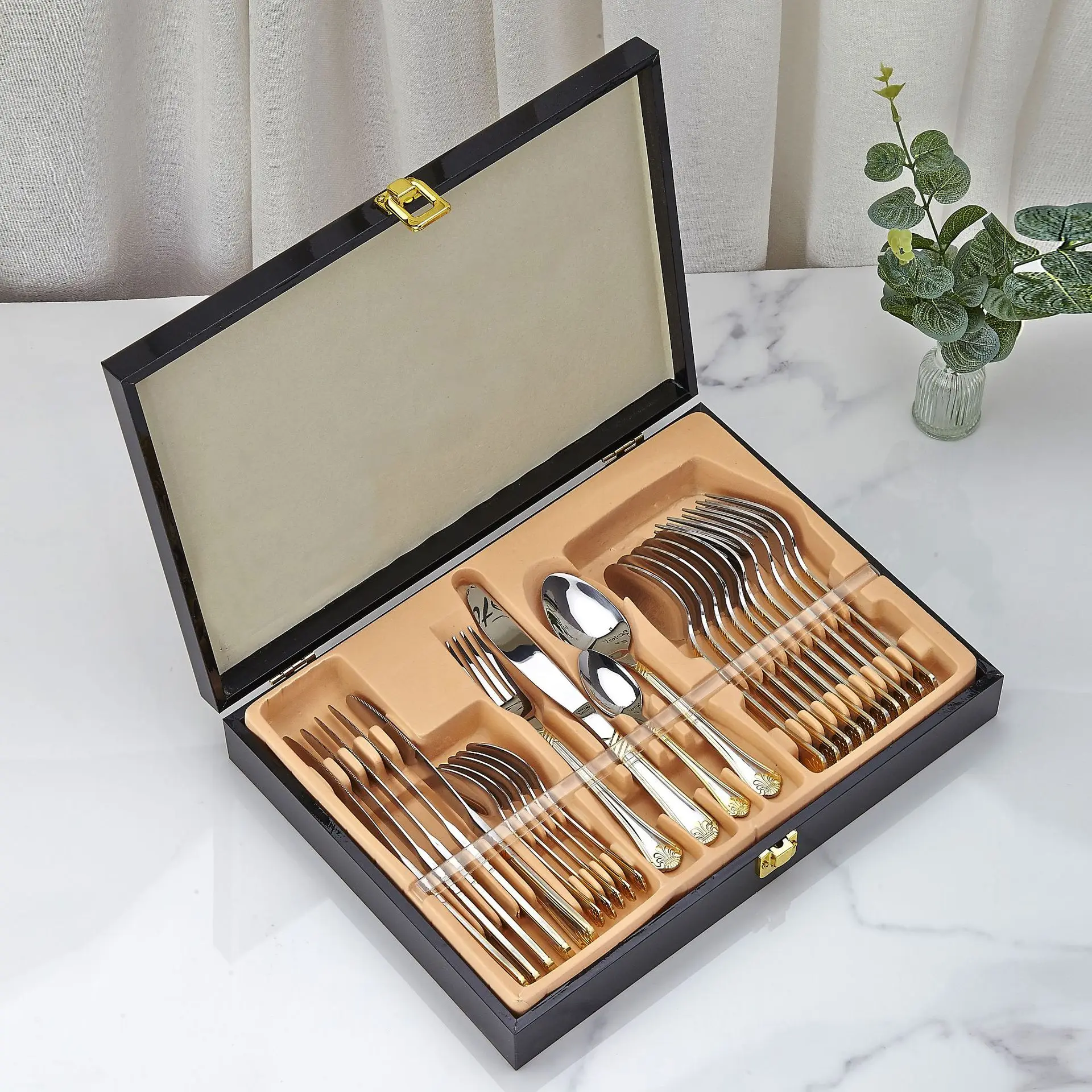 24 pieces stainless steel tableware set Phnom Penh western tableware steak knife fork spoon tableware gift box