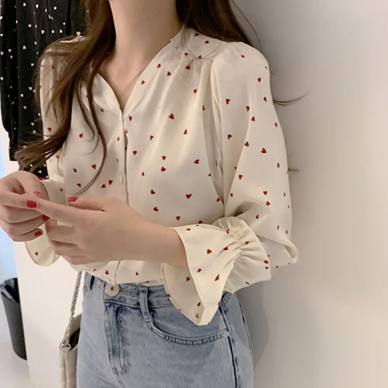 

Spring and Autumn Fashion V-neck Love Print Shirt Sweet Fashion Long Sleeve Loose Petal Sleeve Women Blouse