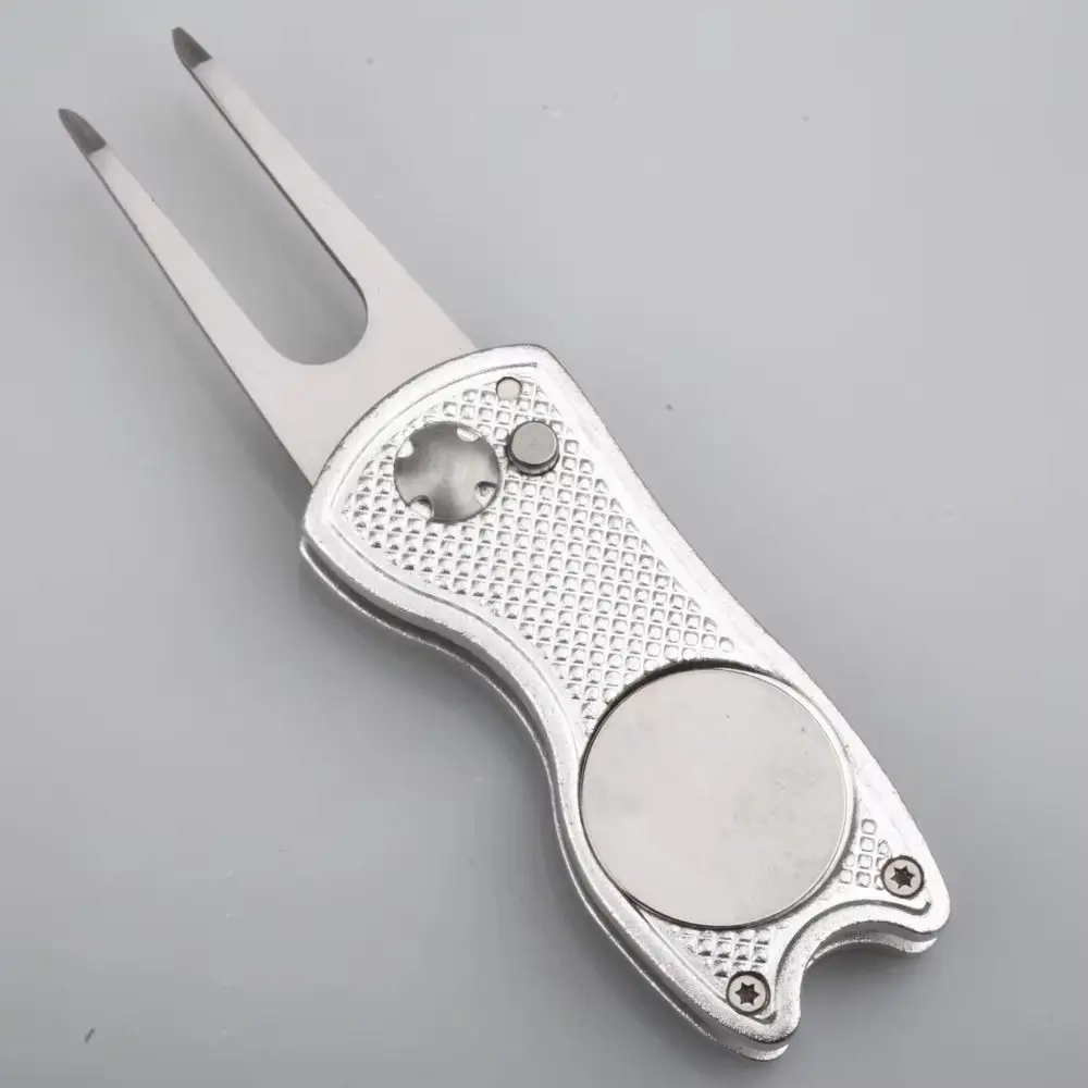 

Magnetic Marker Golf Divot Repair Tool Foldable Sturdy Handle Putting Green Fork Durable Golf Pitchfork Golf Repair Tool