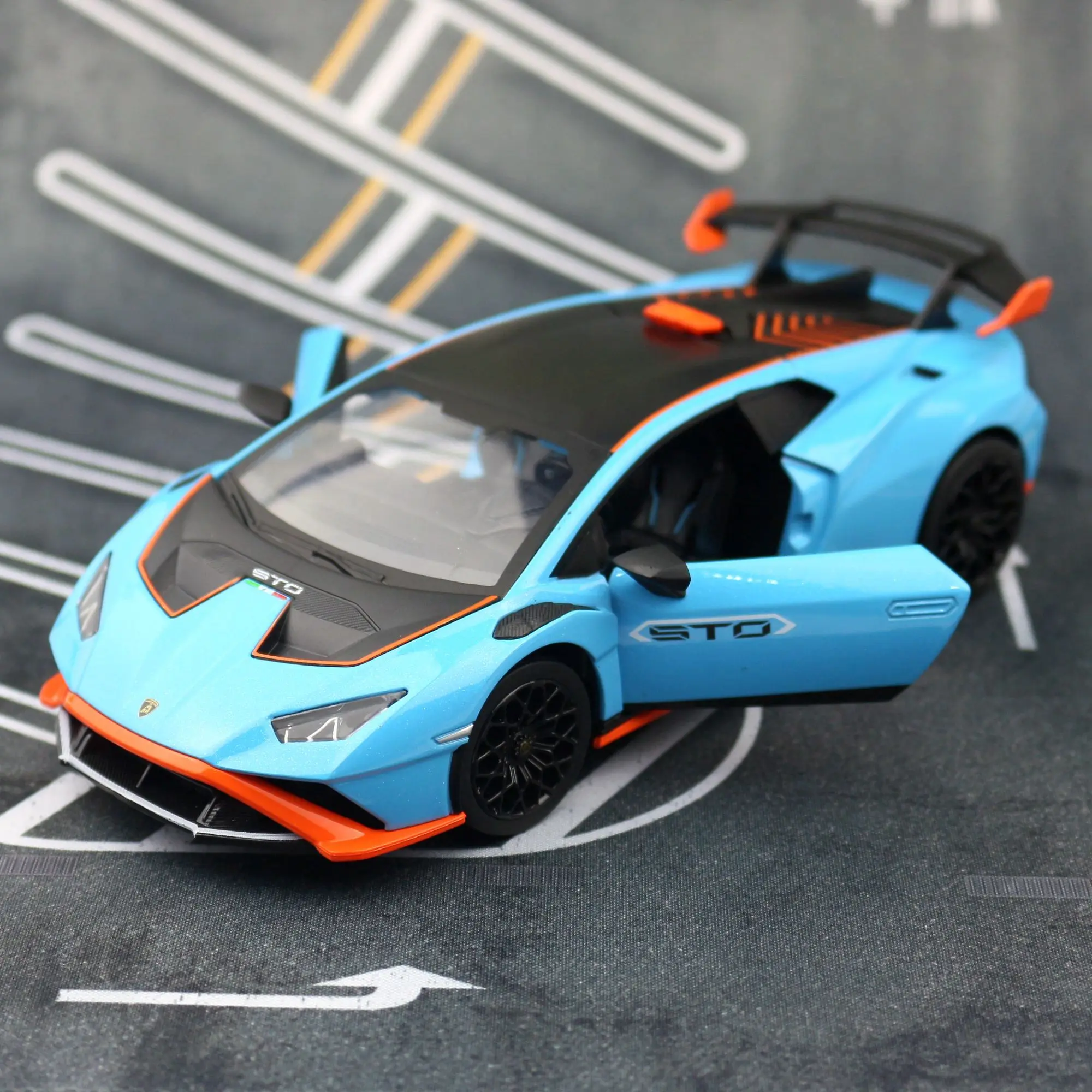 1/24 Lamborghini STO 1:24 Diecast Alloy Metal Toy Car Miniature Model Free Wheels Sound & Light Collection Gift For Boy Children