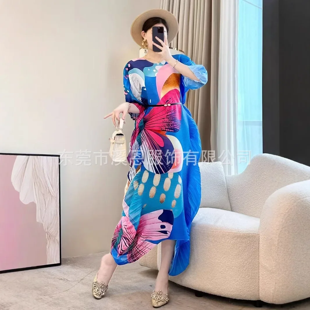 Plisowana sukienka w stylu Miyake dla kobiet 2025 nowych moda z nadrukiem dekolt w serek rękaw w kształcie skrzydła nietoperza francuska nieregularna dorywczo elegancka plisowana spódnica