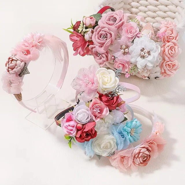 Eleganckie, ręcznie robione kwiatowe obręcze do włosów dla dziewczynki Butikowe potrójne satynowe kwiaty z perłami Rhinestone Ślubne opaski księżniczki