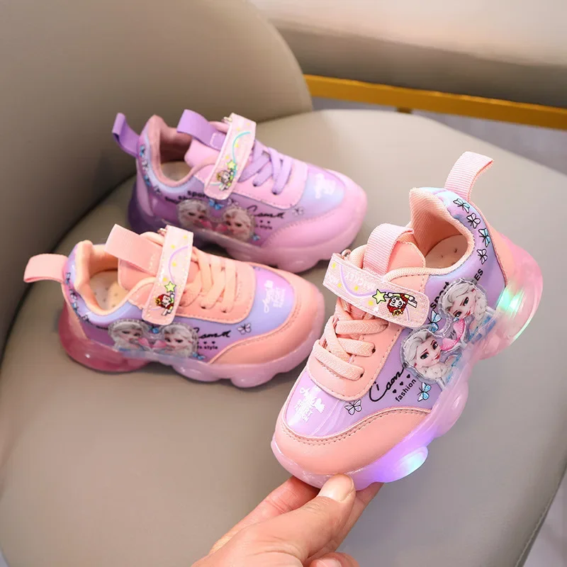 Disney LED Casual Sneakers per ragazze primaverili Frozen Elsa Princess Print scarpe in pelle Pu scarpe antiscivolo illuminate per bambini