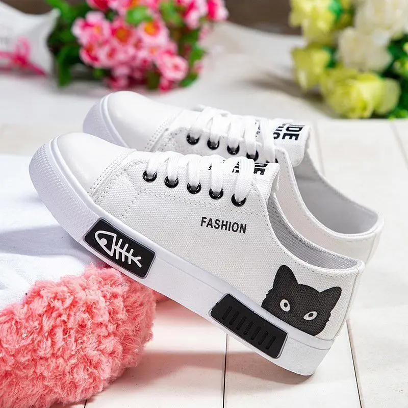 new Women Spring and autumn Cartoon Cat Women Casual Shoes Comfortable Flat Vulcanize Shoes Women Sneakers White Shoes fashion