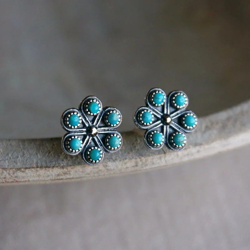 Boho Handmade Mosaic Green Stone Iris Flower Earrings, Ladies Retro Snowflake Silver Color Green Stone Stud Earrings Jewelry