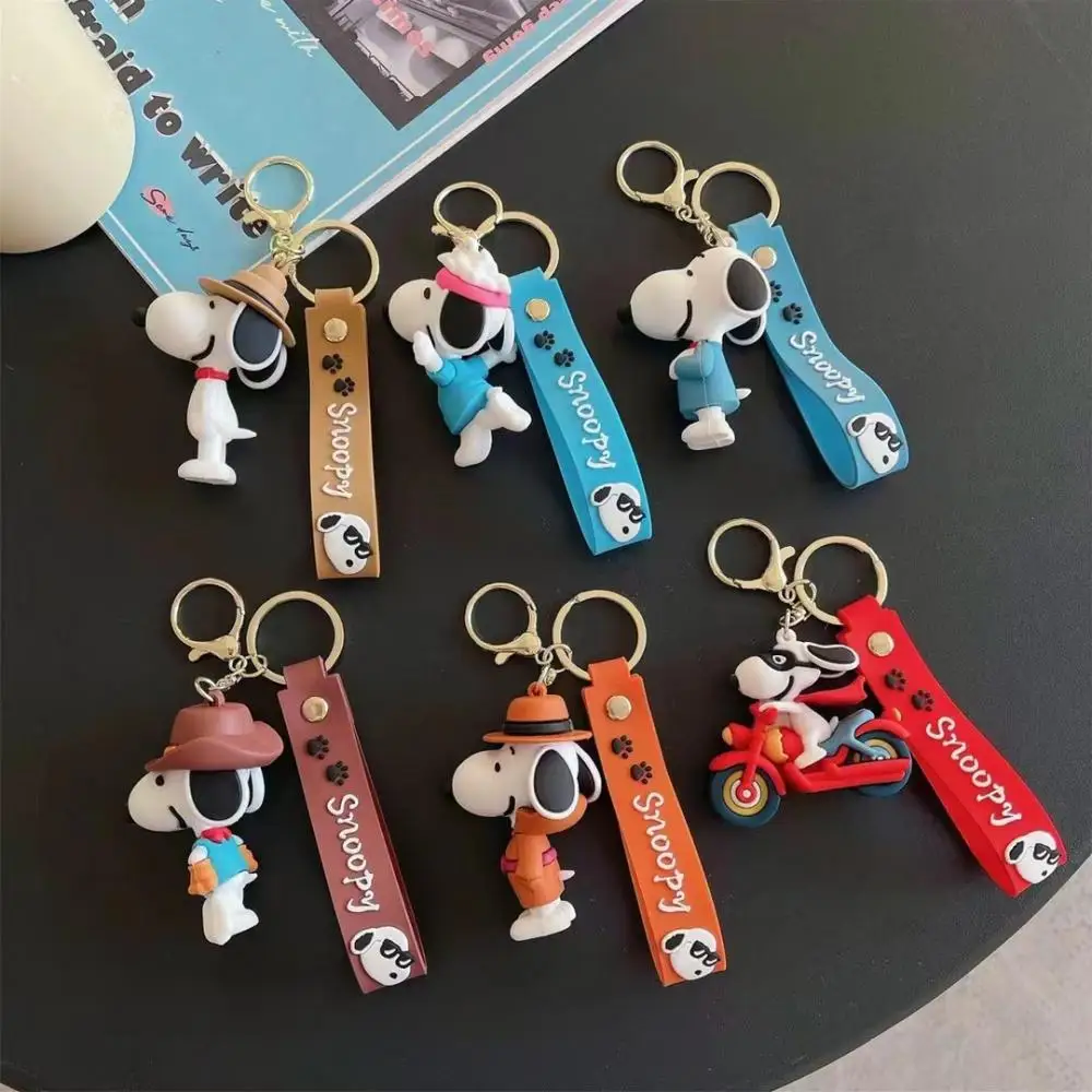 New Kawaii Snoopy Keychain The Second Generation Keychain Trend Couple Accessories Cute Puppy Bag Pendant Exquisite Gift