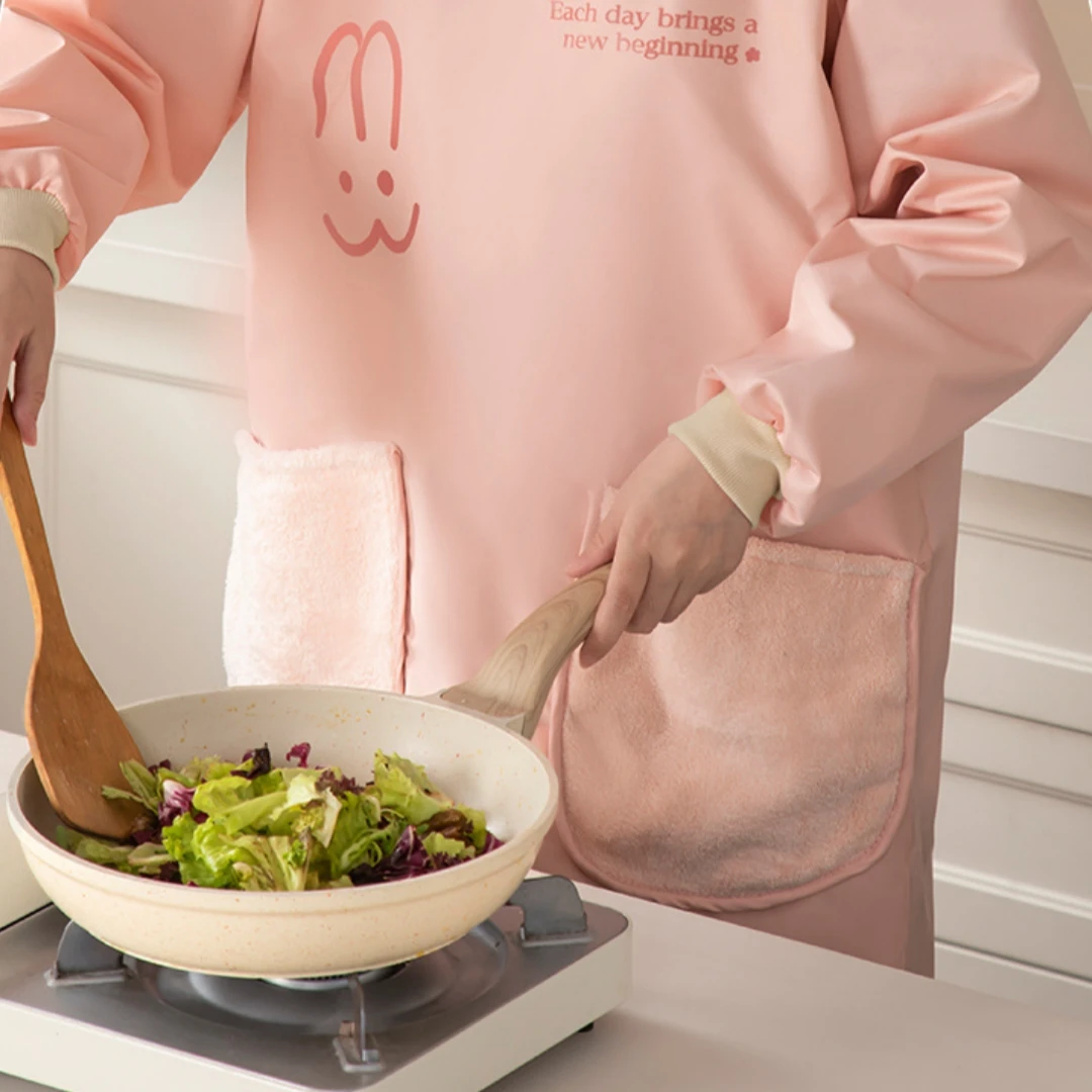 

Кухонный фартук нового дизайна 2025 года с длинными рукавами — водонепроницаемая, устойчивая к пятнам рабочая одежда для приготовления пищи для женщин