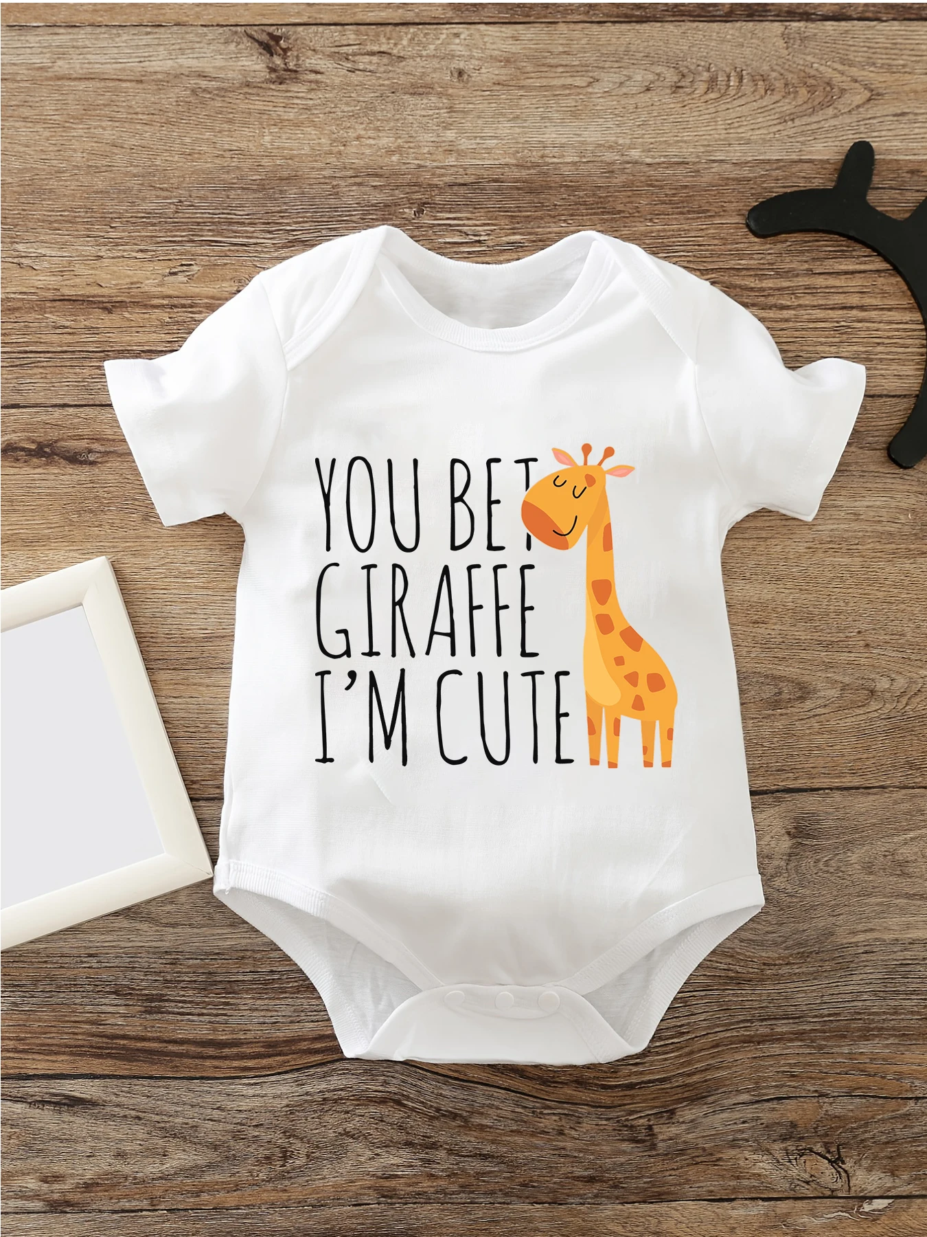 White Baby Boy Girls Clothes 100Cotton You Bet Giraffe I'm Cute Print Kawaii Giraffe Graphic Newborn Junpsuit 0-24 Size Bodysuit