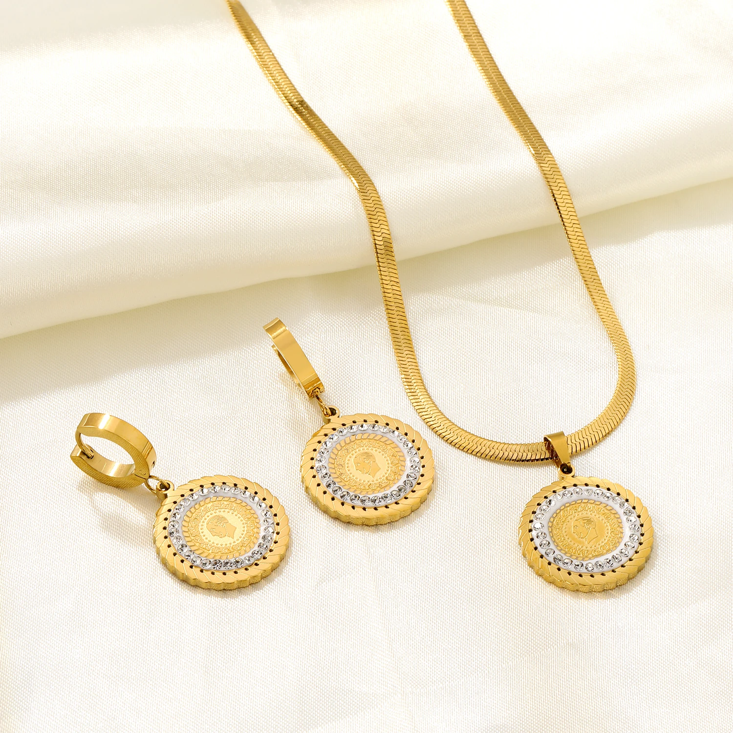 Modisches Kubisches Rundes Münz-Porträt Minimalistisches Schmuckset Halskette Ohrringe Edelstahl für Frauen/Mädchen Accessoires Set Geschenke