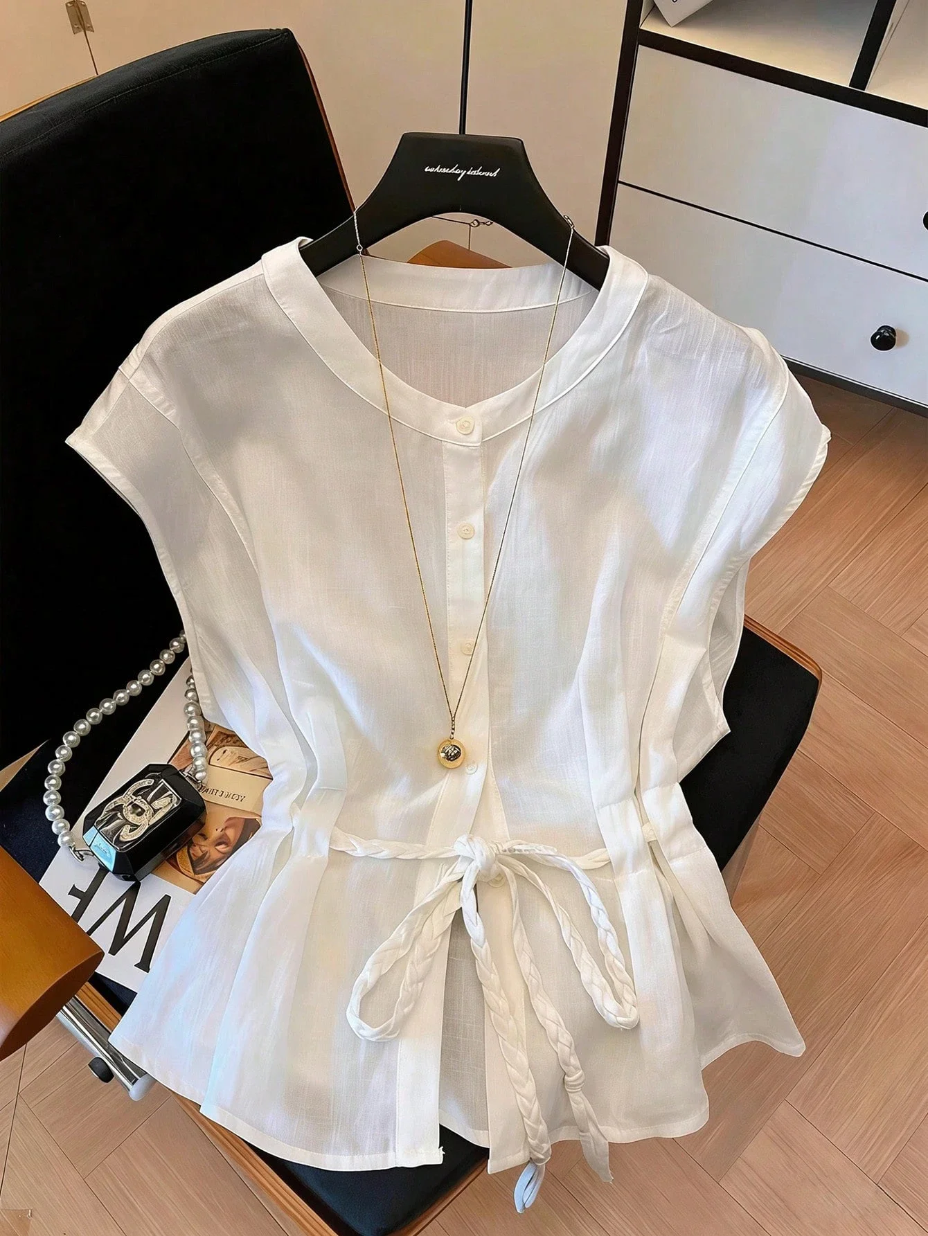 

Женская белая блузка без рукавов с плетеным поясом на завязках, элегантный повседневный топ