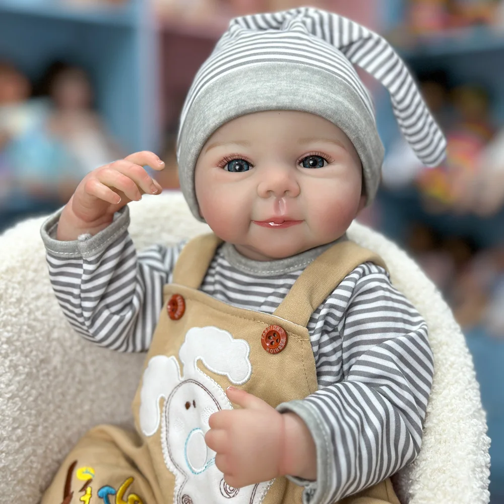 

20-дюймовая виниловая кукла-реборн — милая, с грустным выражением лица, закрытыми/открытыми глазами, в мультяшном полосатом наряде, с подвижным телом, в цветной подарочной коробке