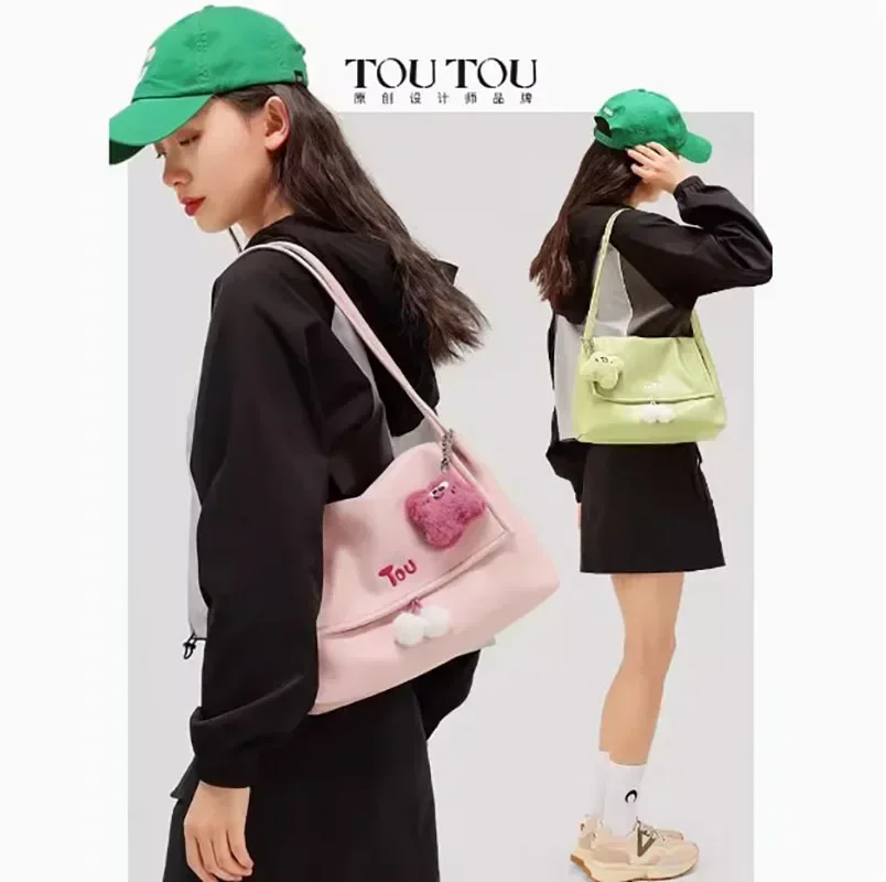 TOUTOU Tote Bag Doll Pendent Large Capacity PU Leather Handbag Soft Furry Accessory Shoulder Bags for Work and School Women Bag