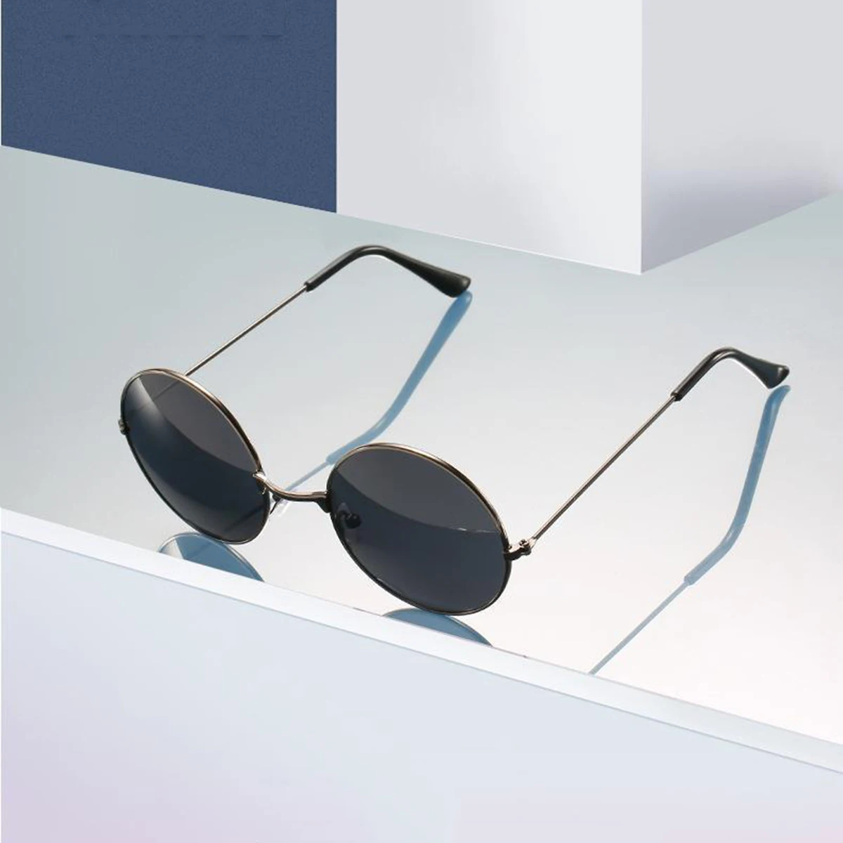 

Retro sunglasses for men and women round Prince sunglasses blue mirror color reflective sunglasses on the beach Prince mirror.