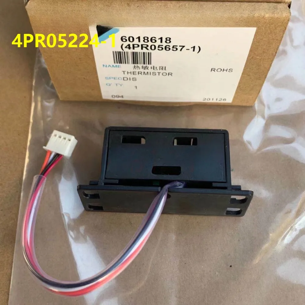 

1Pcs Applicable to Daikin Air Conditioning Ceiling Machine Thermistor 4PR05224-1 Return Air Probe Sensor FZFP71LV 1