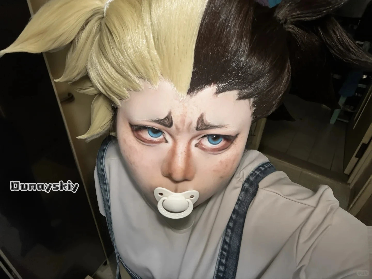 

Парик для косплея NinoNiko*/GACHIAKUTA Dia, пышный, с имитацией линии роста волос и эффектом седины, аниме-реквизит для косплея, термостойкий, для образа Джаббер Дир Санта