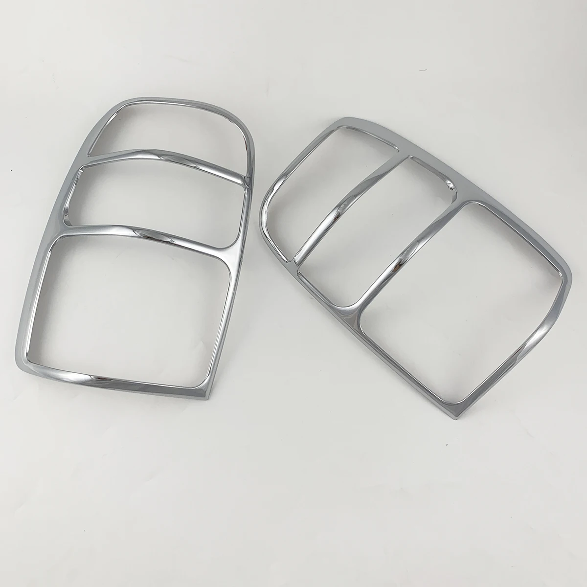 For Toyota Hilux Surf 2000 2001 2002 2003 2pcs ABS Chrome Car Accessories Plated Tail Lamp Covers Trim Paste Style